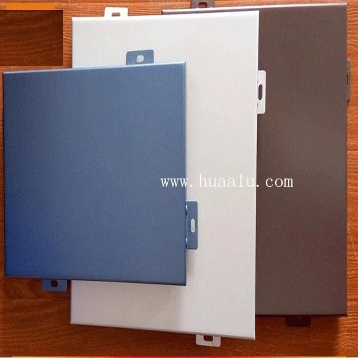 Alumiiniset soffit-paneelit